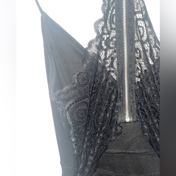Eclipse US S | Little Black Lacy Dress - Picture 4 of 5